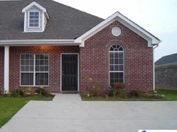 121 Waterford Lake Dr, Calera, AL 35040