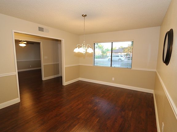 5th image of 848 E Minarets Ave