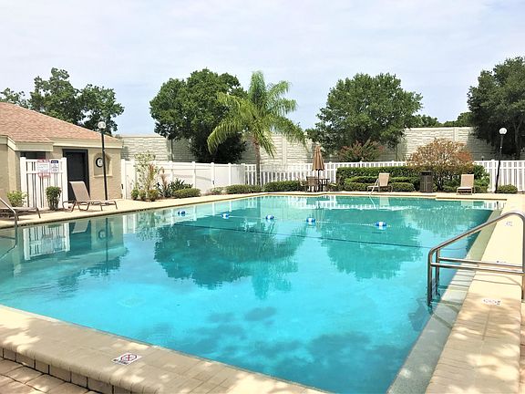 3rd image of 149 Springwood Cir APT D