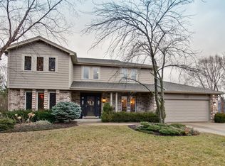 1208 Brian Cir, Libertyville, IL 60048