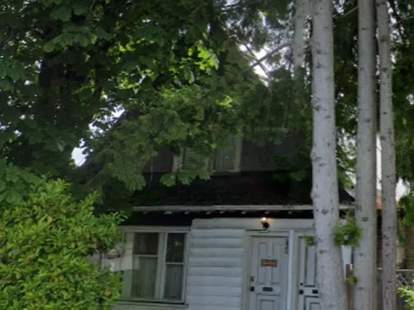 4756 Fraser St, Vancouver, BC V5V 4H3