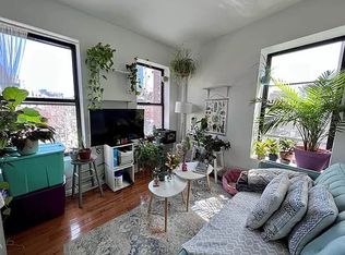 31 Oliver St #4A, New York, NY 10038