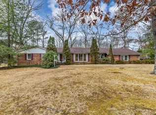 100 Woodside Ct, Tullahoma, TN 37388
