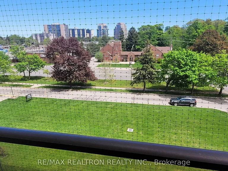 180 Markham Rd #504 — Photo 12