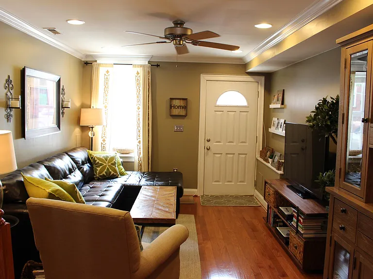 1433 Hull St — Photo 3