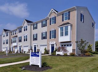 300 Pin Oak Ln, Perkasie, PA 18944