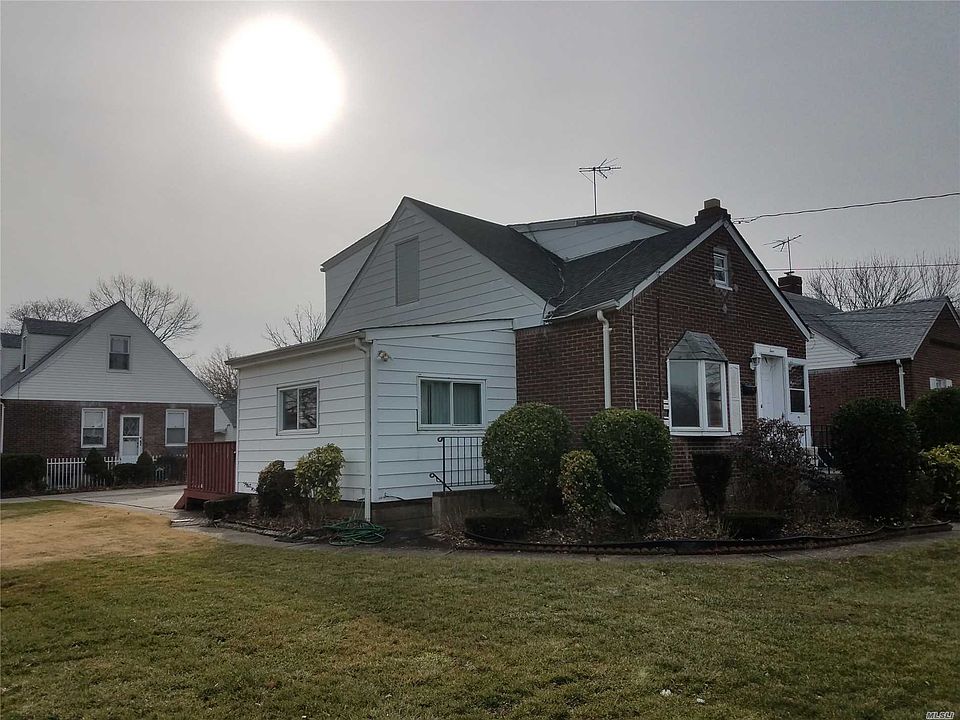2nd image of 4 Rowe Pl