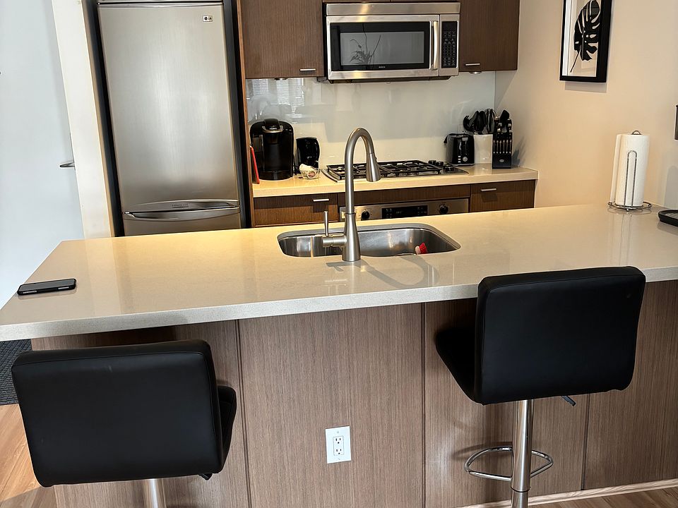 1st image of 531 Beatty St #406