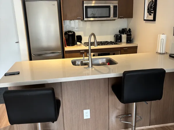 531 Beatty St #406, Vancouver, BC V6B 0C5