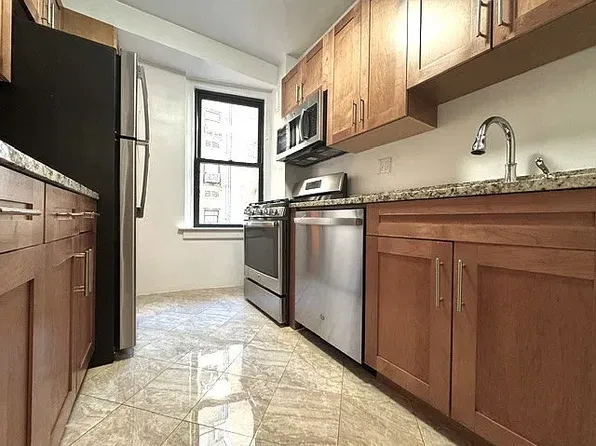 404 E 55th St, New York, NY