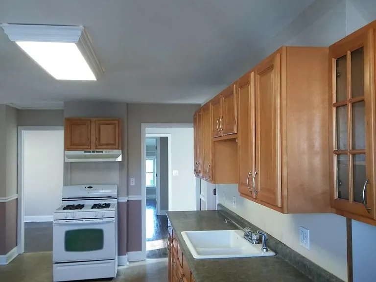 538 Capitol Ave — Photo 10