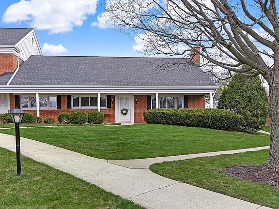 2nd image of 601 Chanticleer Ln #601