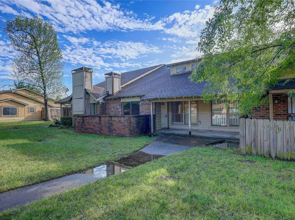 5722 Easthampton Drive #B, Houston, TX 77039