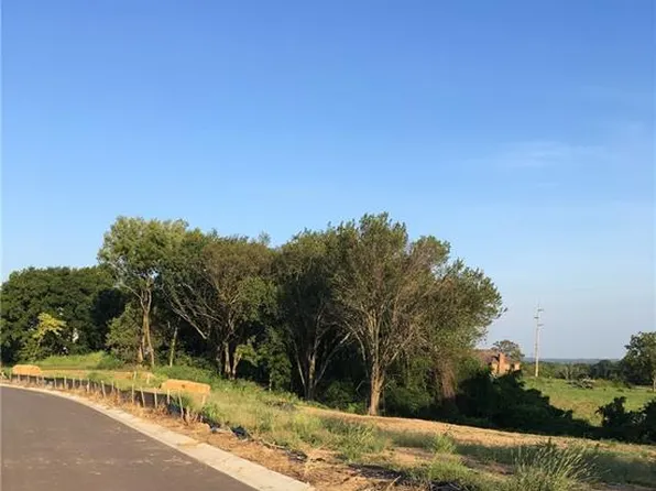 5429 Lakewood St, Kansas City, KS 66106