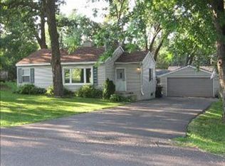 1816 W Indian Ridge Dr, McHenry, IL 60051