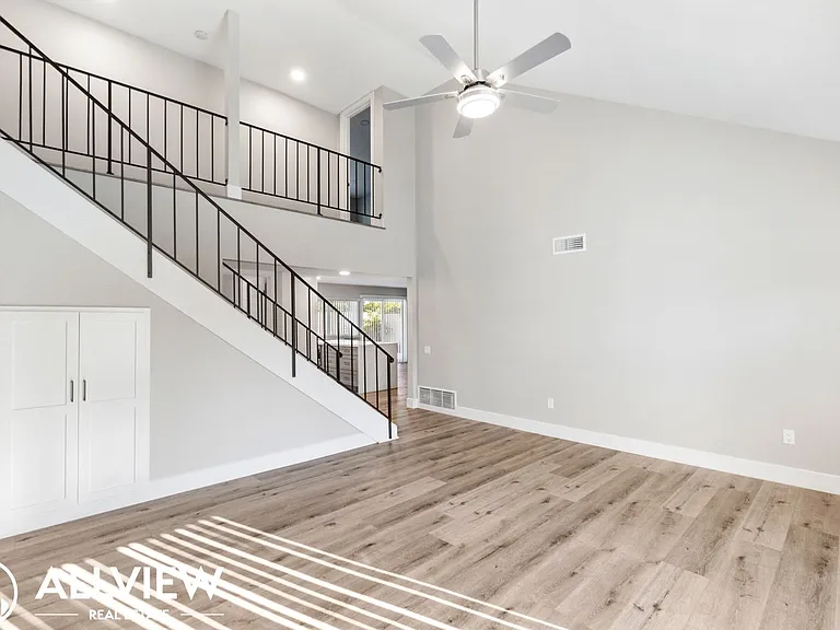 20542 Kelvingrove Ln — Photo 4