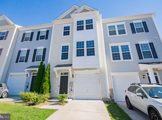 38 Landis Ct, Falling Waters, WV 25419