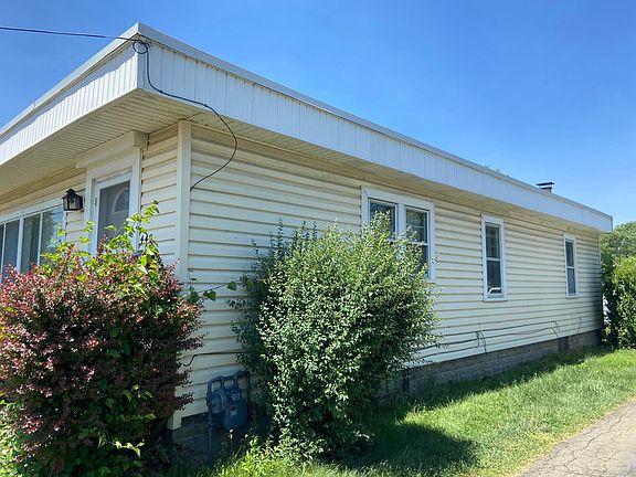 5th image of 442 E 38th St
