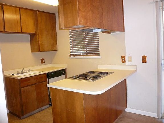 3rd image of 9131 Newhall Dr APT 80