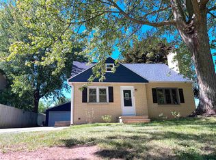 1028 Mayer St, Menasha, WI 54952