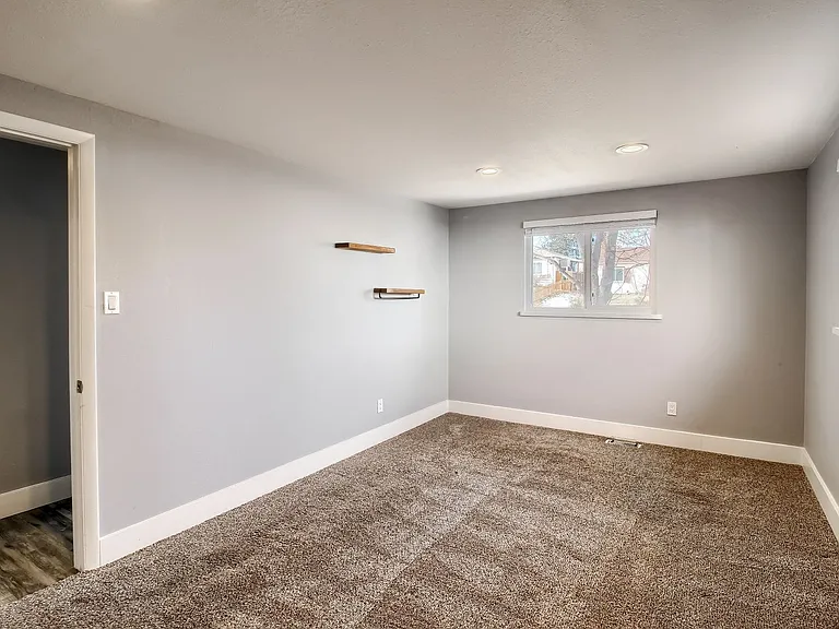 1178 Alton St — Photo 9