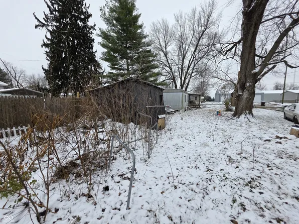 48 E Scott St, Medora, IN 47260