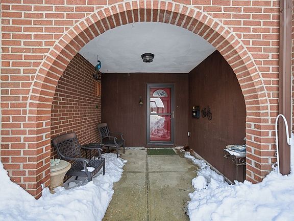2nd image of 55 Hawthorne Cir Unit 55