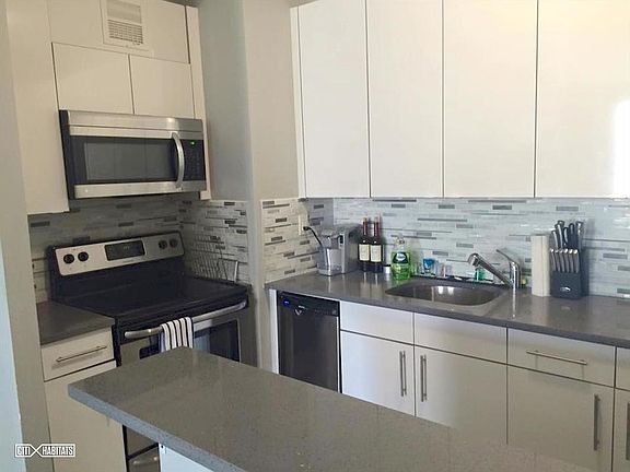 4th image of 1284 Dean St APT 2H