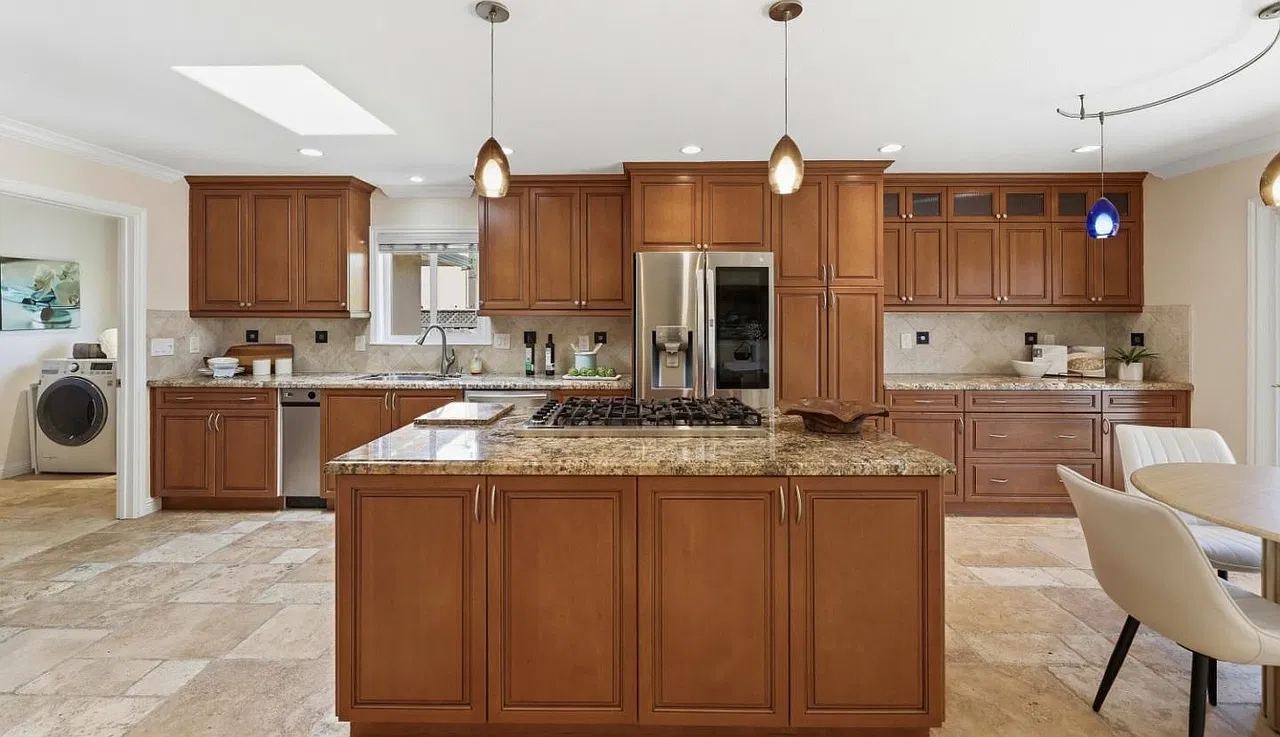 3 bed, 1572 sqft, $5,500 — Photo 3
