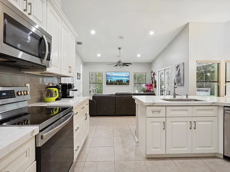 13823 Callington Dr — Photo 11