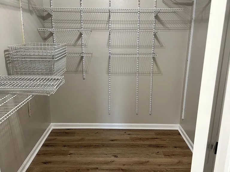201 Belton Dr — Photo 10