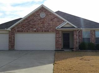 3912 Luck Hole Dr, Denton, TX 76210