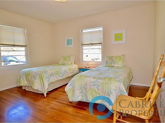 5th image of 1807 Carmelina Dr