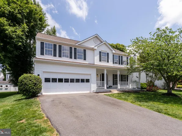 9307 Brandon St, Manassas Park, VA 20111