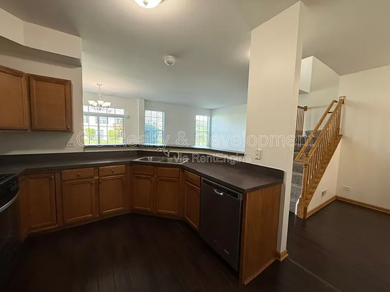 1026 Turin Dr — Photo 6