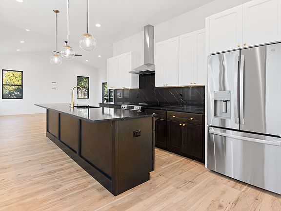 3rd image of 6515 Nashville Ave #Top