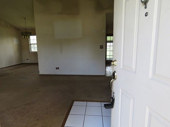 4th image of 403 Kensington Dr