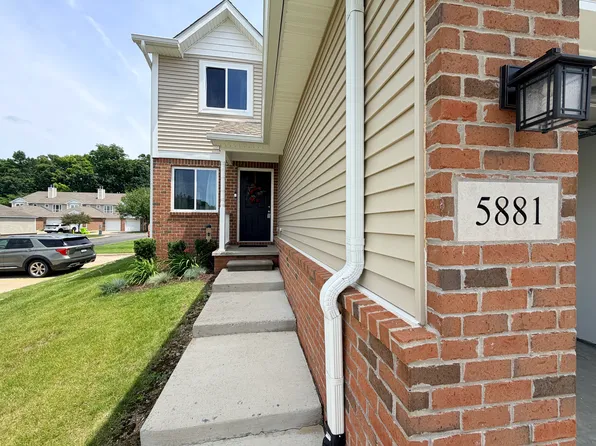 5881 Woodruff View Dr, Brighton, MI 48116