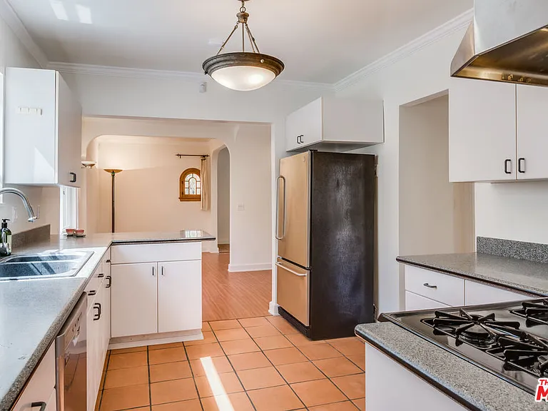 4264 Mildred Ave — Photo 11