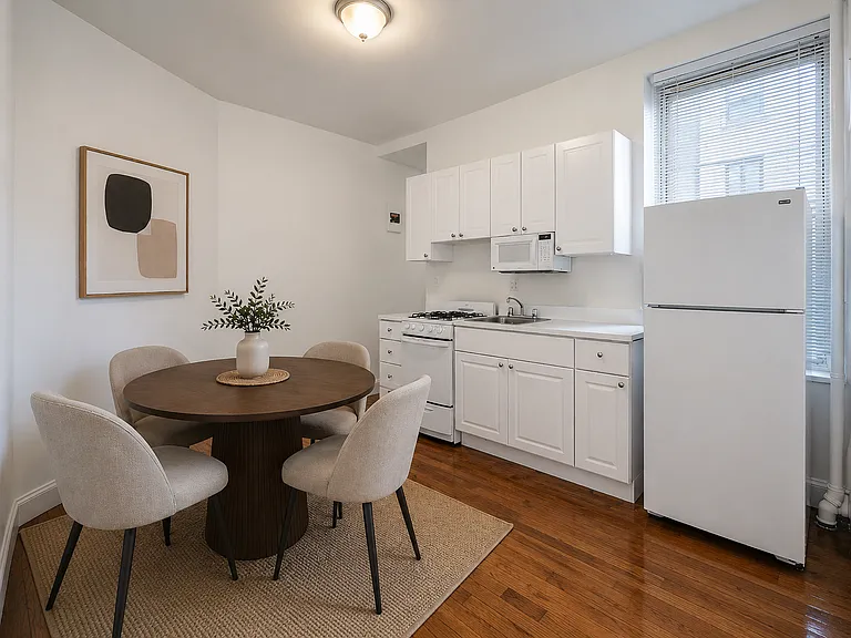 101 Thompson St #18 — Photo 3