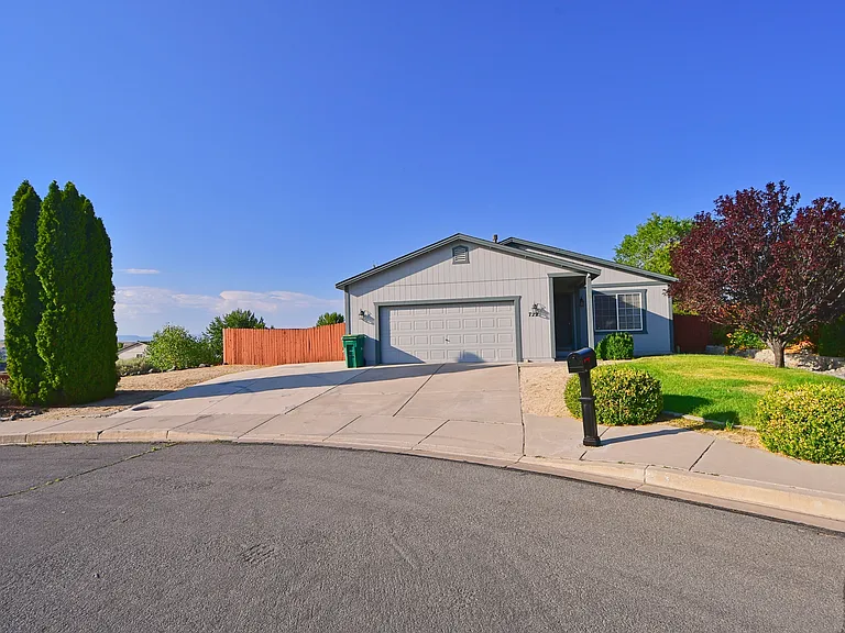 722 Strauss Ct — Photo 22