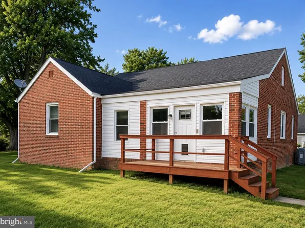 15 Mountain Rd, Fallston, MD 21047