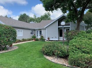 28 Quail Ridge Dr, Madison, WI 53717