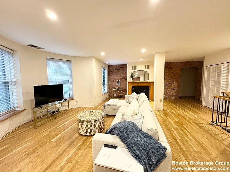 96 Gainsborough St #103W — Photo 3