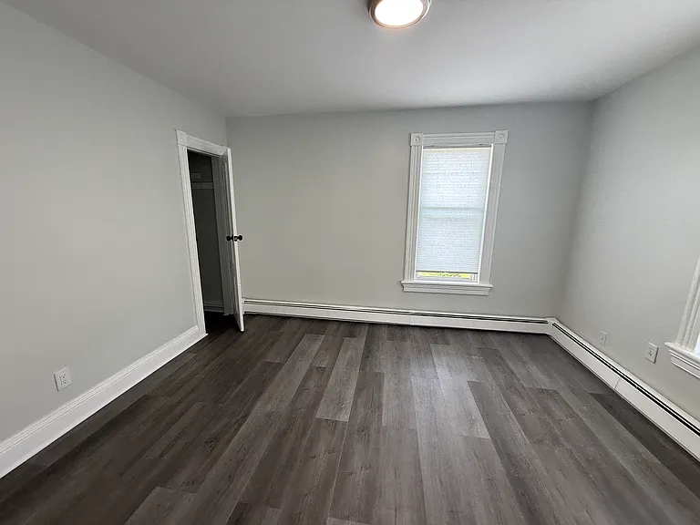 Bedroom additional pic
