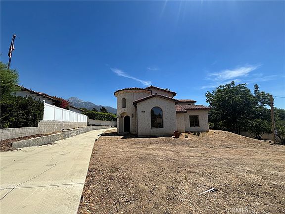 3rd image of 2426 Sierra Dr