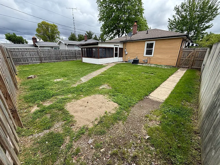 1314 Iowa St — Photo 23