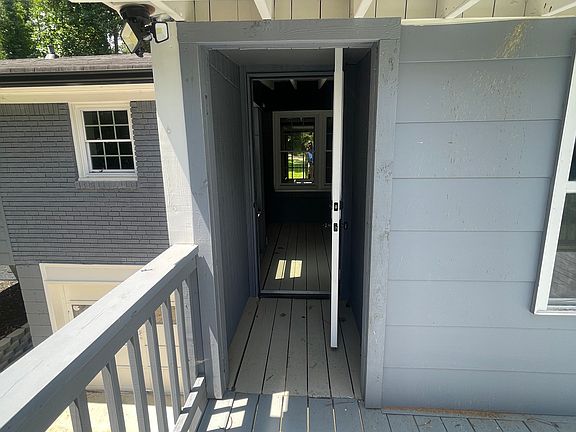 4th image of 2437 Ivydale Dr SW