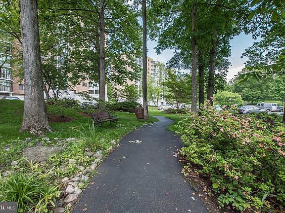 3rd image of 15101 Interlachen Dr #1-414