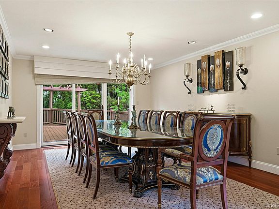 4th image of 18 Aldgate Drive W